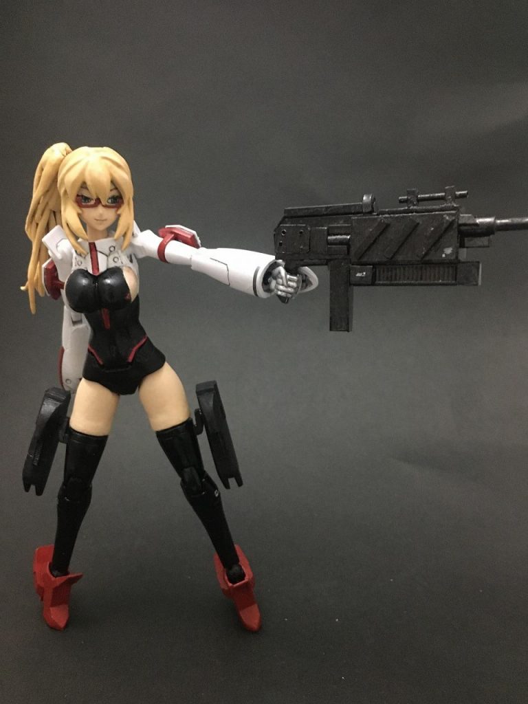 武装2 いちおうサブマシンガン 両腿についている二丁銃は使わないんですかね?