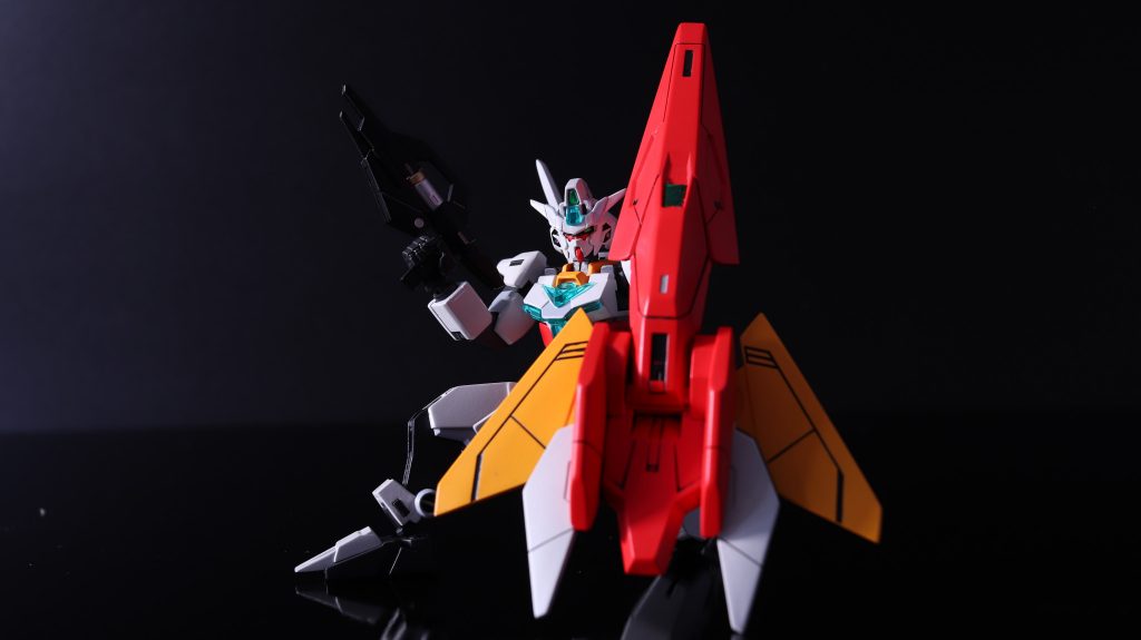 こちらはコアガンダムティターンズカラー箱の表紙をイメージさせました!盾が大型なので、とても迫力があって良いですね!