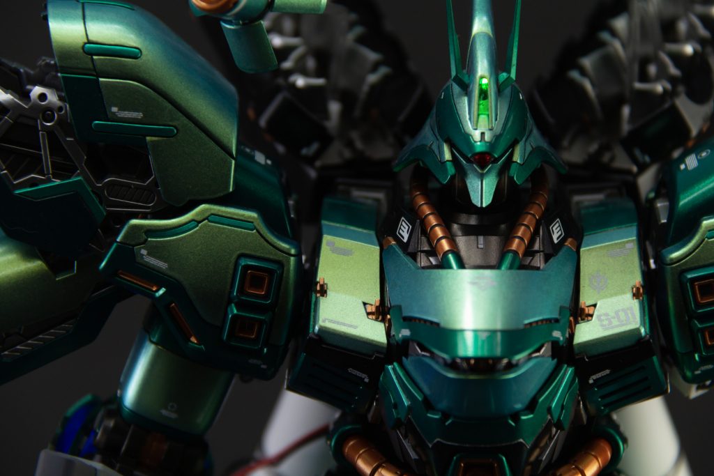 MG Sazabi with LEDs–8枚目/制作者：TS Workshop