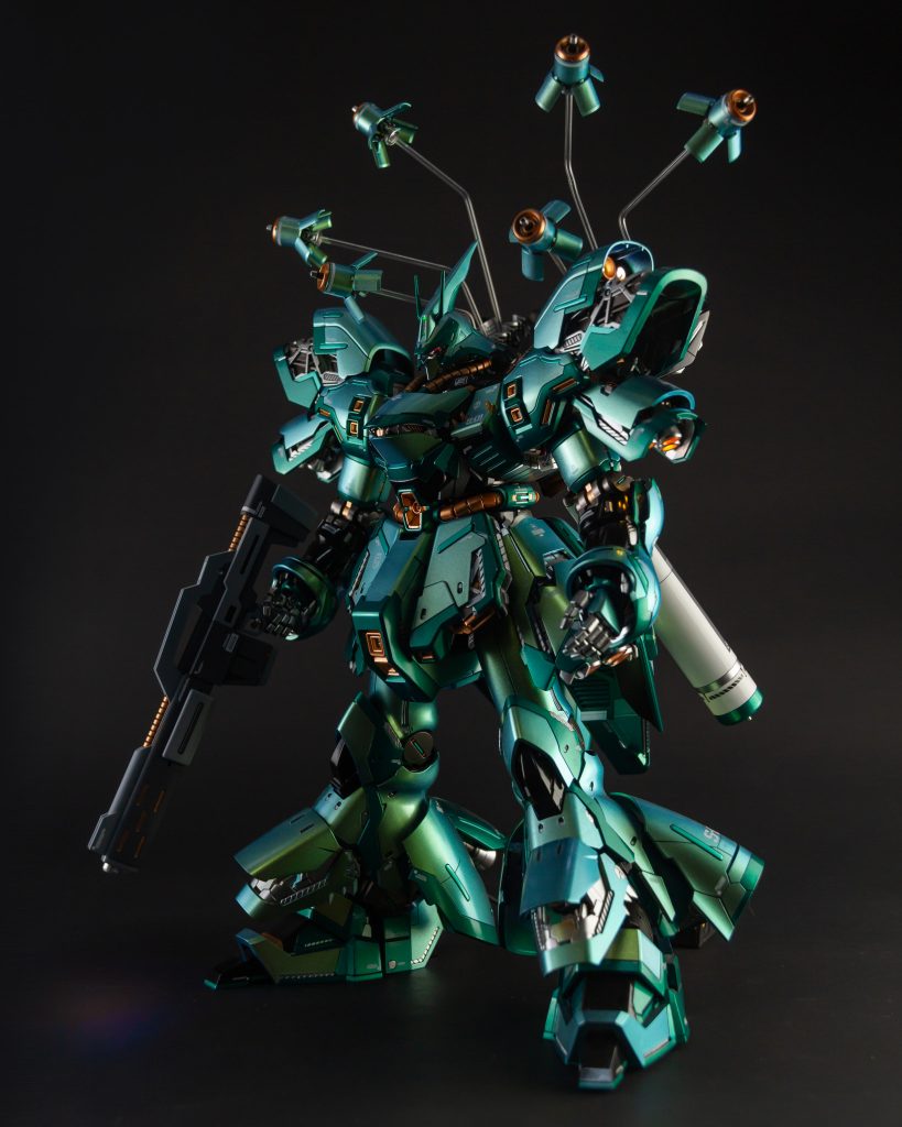 MG Sazabi with LEDs–7枚目/制作者：TS Workshop