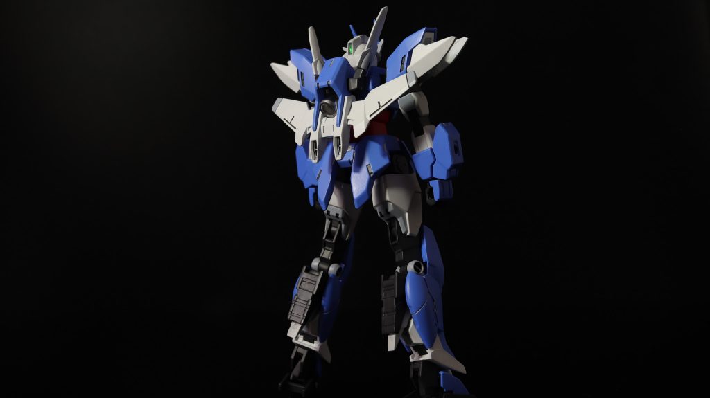 アースリィガンダム!(背面前回投稿したコアガンダムⅡでも言いましたが、本来は白一色なのですが、それだと少し勿体ないので、少しグレーがかった白の部分を入れてます。※アーマー部分にも若干入れてます