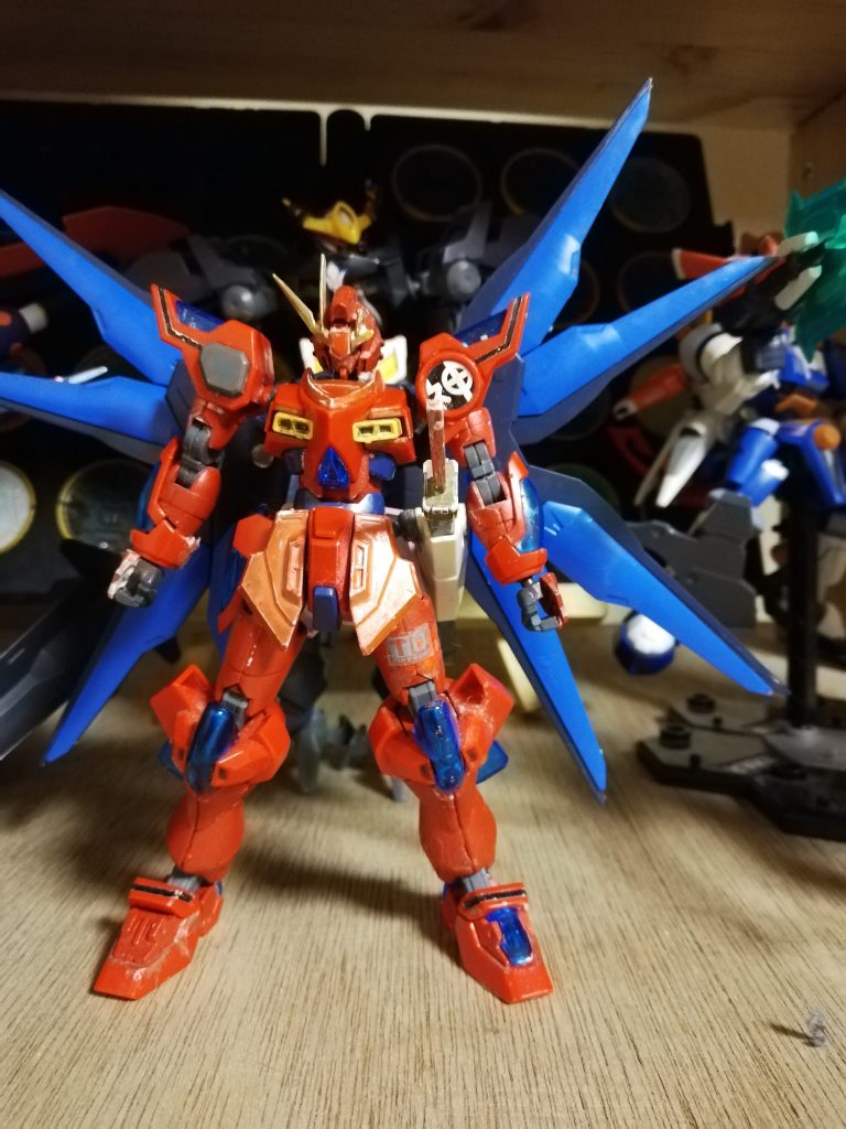 2段階目の改造です。ホワイトの部分をレッドに塗装しました。この時に缶スプレーでの塗装をはじめてしました。