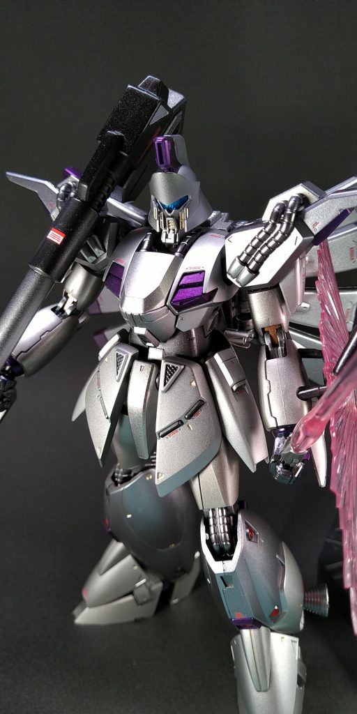 サーベル・シールド展開 複数色のシルバーを使用していますが画像だと違いがあまり…。