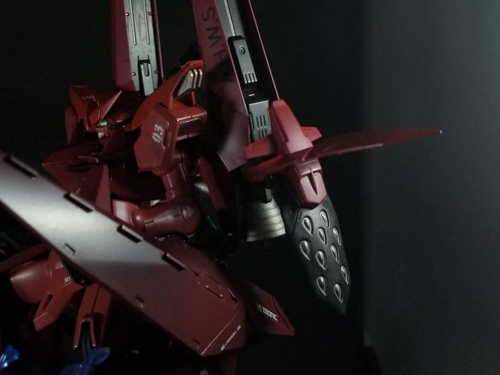 本来ならシールドの部分はビルダーズパーツのファンネルに置き換えてあります。しっかりと中まで塗り分けてあります( ✧Д✧)