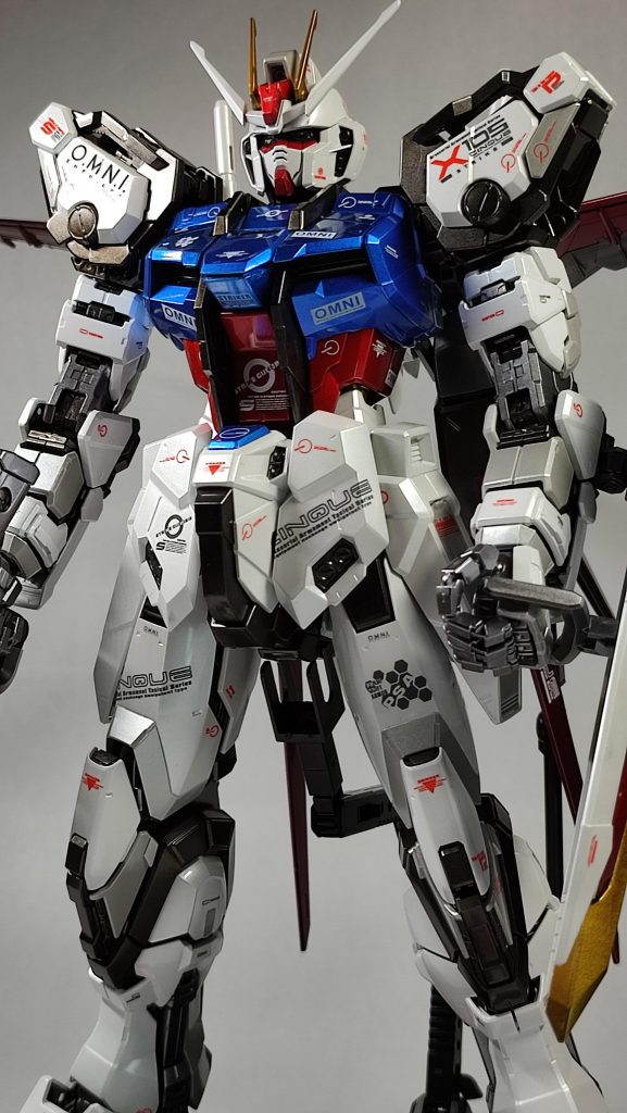 すこし、デカールを貼りすぎた感はあります