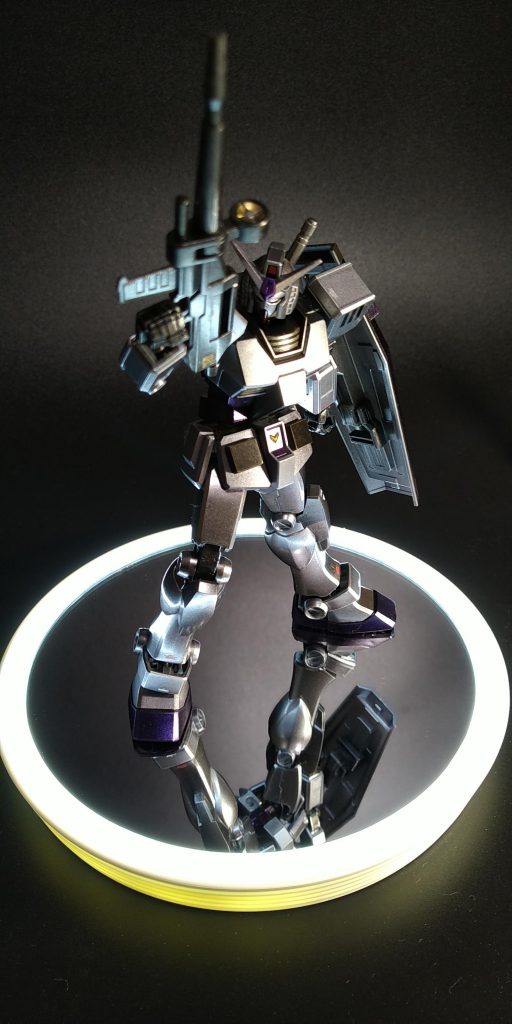 ダイソーのライト付きミラー（500円）何かと便利です