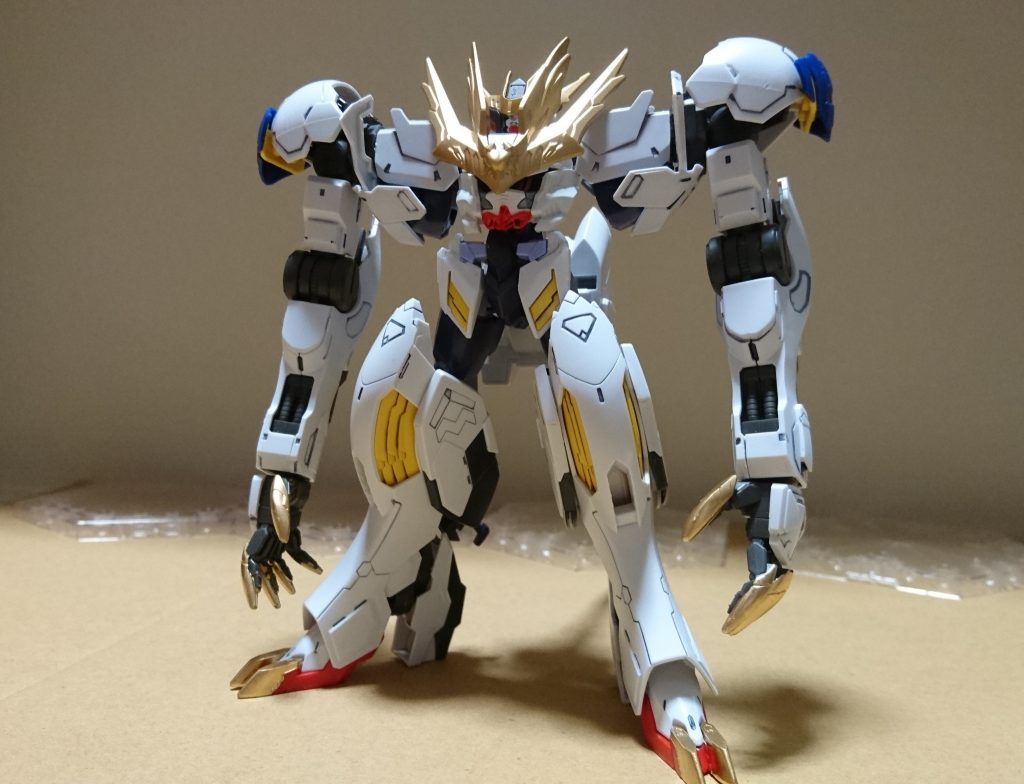 1/144バルバトスルプスレクスにフェイクν、1/100ルプスレクスを使用して制作。頭部にはフェイクニューの眼を移植、胴体アーマーは馬超バルバトスを使用。
