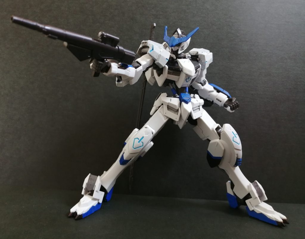 パーツの付け方が悪く肩の稼働域が狭くなってしまった