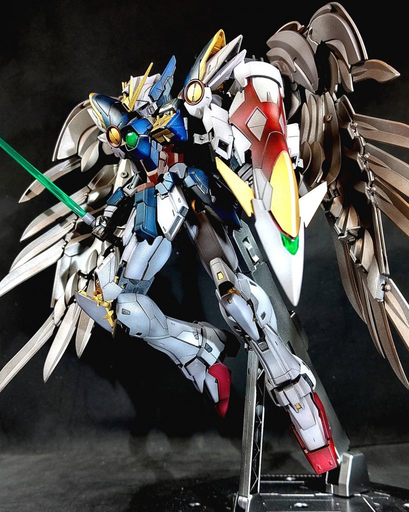 舞い降りた英雄(ヒイロ)–5枚目/制作者：やっすおう