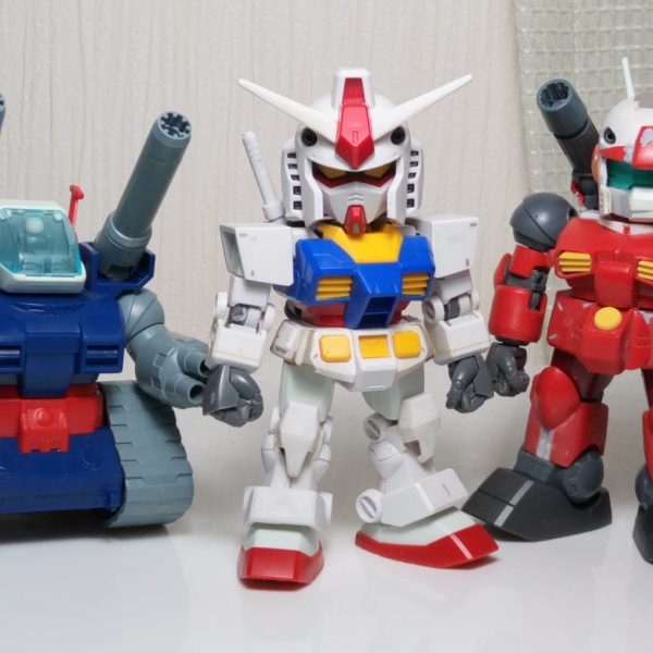 SDCS V作戦セット以前アップしたSDCSガンダム&ガンキャノンにBB戦士ガンタンクを組み合わせた『SDCS V作戦セット』です。(笑)BB戦士ガンタンクは非常に良い出来なのでほぼ無改造です。(頭部コクピット内のパイロットの頭を大型化したのみ)またサイズ的にもBB戦士よりSDCSに合っていると思います。