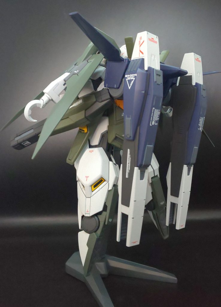 フルグランサの増加装甲着けたので、カラーリングはフルアーマーっぽい感じにしました。