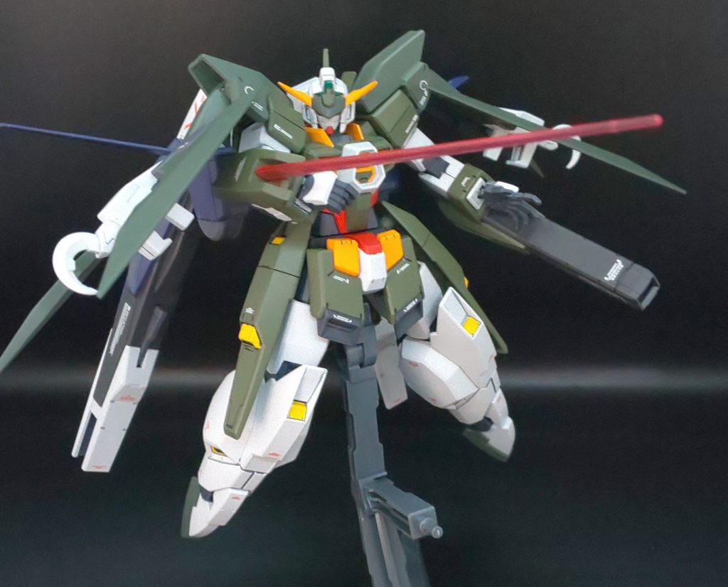 トライアームソードは右手のみになってます。