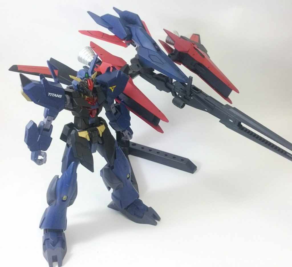 今回は半年前に作ったものを見返してみて、自分の技術がちょっとは成長してることが実感できました。ちょっとですけど・・・たしかこれ作るときはデカールを両肩に貼るだけで何度も失敗してました。今後も精進いたします。