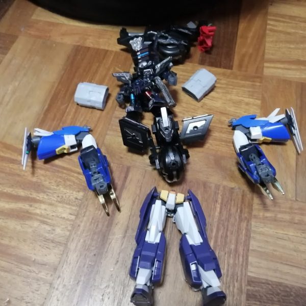 サージェントヴェルデバスターガンダム　ライトアーマー