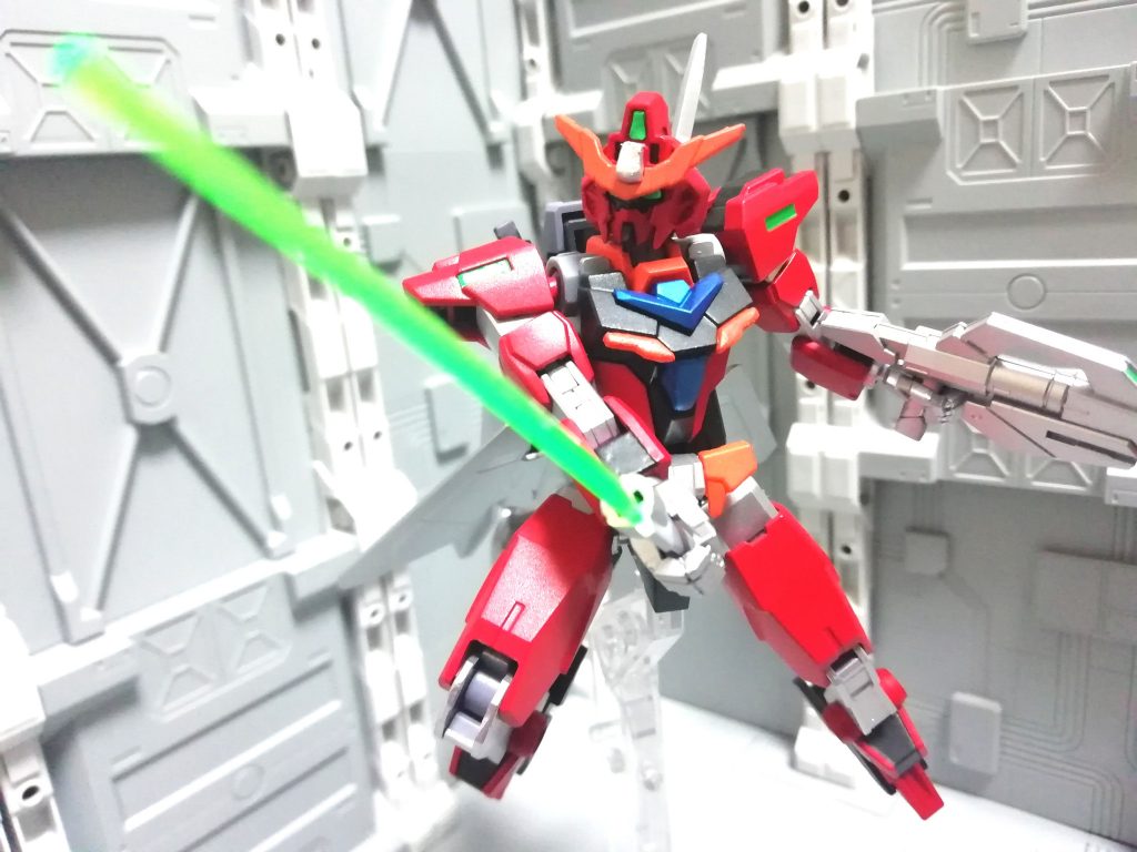 コアサーベルで接近戦。サーベルは無印G-3カラーの黄緑色を選択