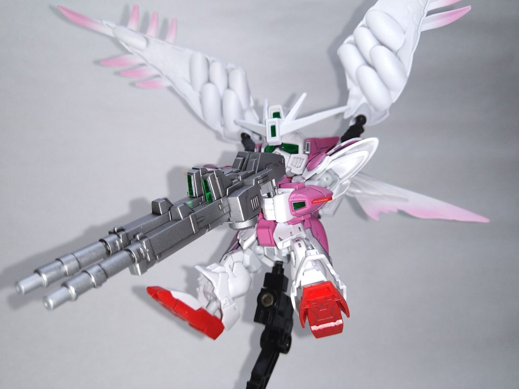 わかりにくいですが、バスターライフルはセンサー部をラピーテープと透明プラ板を貼り付けています。