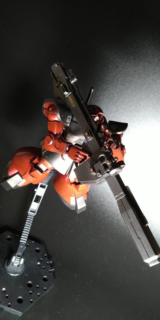 ビームバズはそのままガンメタでは寂しいので金属色を色々追加、ディテールパーツも盛っています