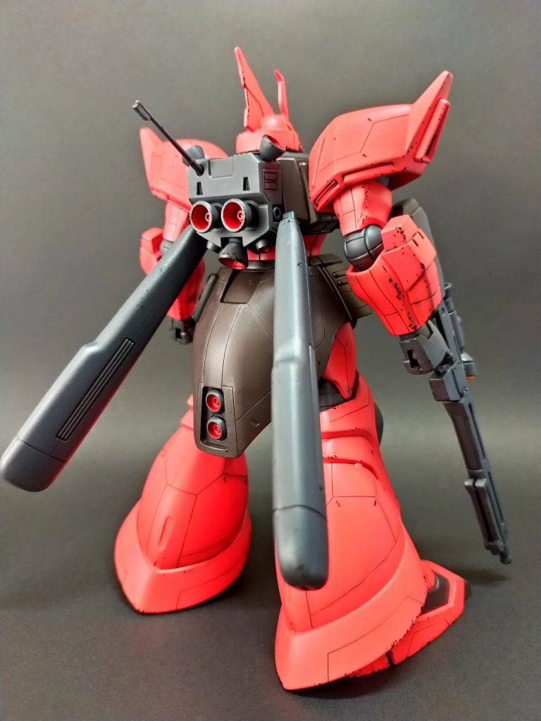 古いキットだけあって、ディティールが弱いので各所にスジボリやプラバンで情報量追加しました。(足のディティール気に入ってます。)