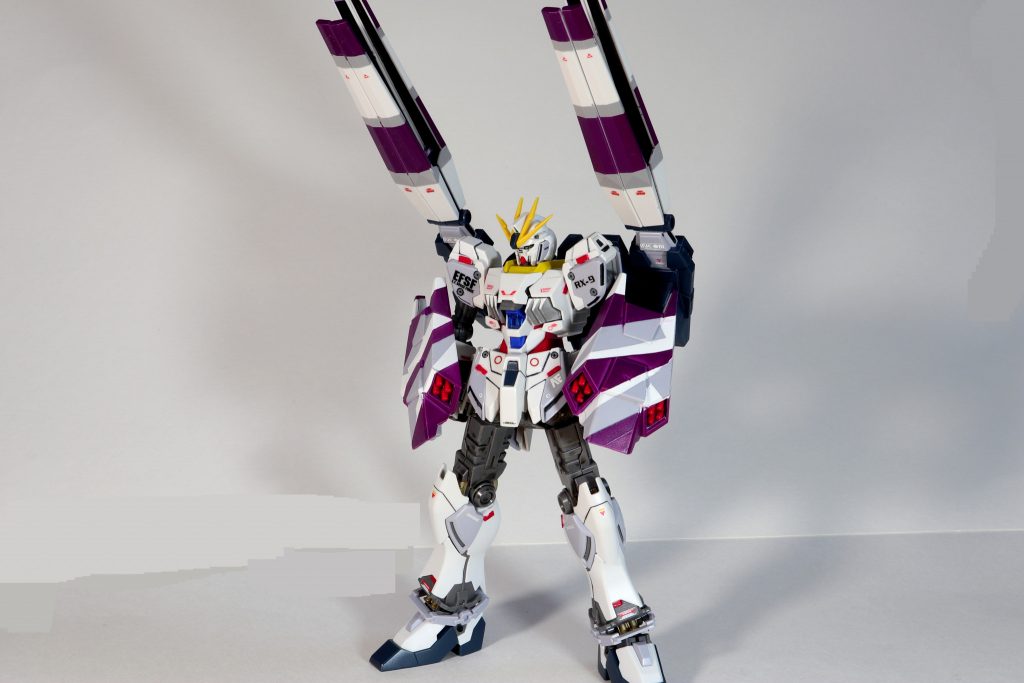 全景この写真を撮った際、インコムユニットの背が高すぎて纏まりが悪いな~と感じ、設置方法を上下逆にしてみました。その結果がメイン写真の状態。インコムがナラティブの全長に収まってスッキリしたんじゃないかと思います。