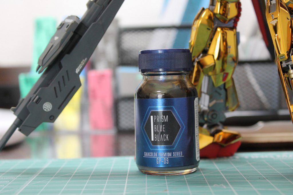 ボディは先日購入したコレを塗りましたが、攪拌が悪いのか？下地が悪いのか全然ブルー見えません。。。