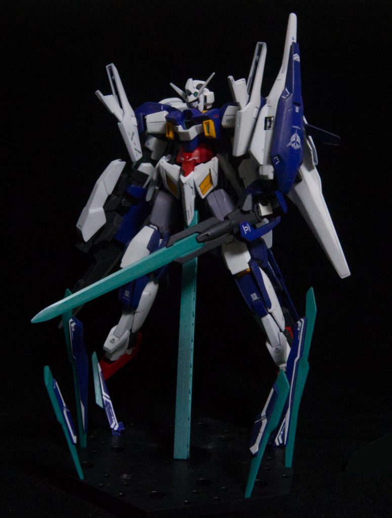 クアンタムバーストを意識したポーズをとらせてみました。はたしてこの機体に必要なのかはさておき、こういった武装を展開してエリアを形成する感じのポージングは個人的に大好きなので上手くカッコよさが伝わっていれば幸いです。