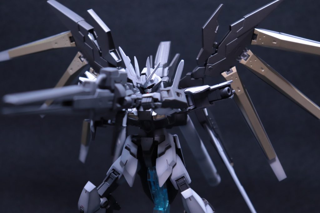 武器はライトニングガンダムとライトニングバックパックウェポンを合わせてものを拝借('ω')