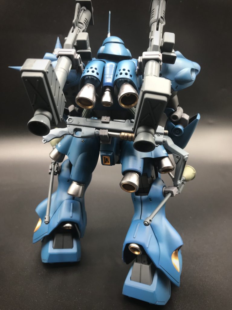 背面。重武装感がたまらないっす!