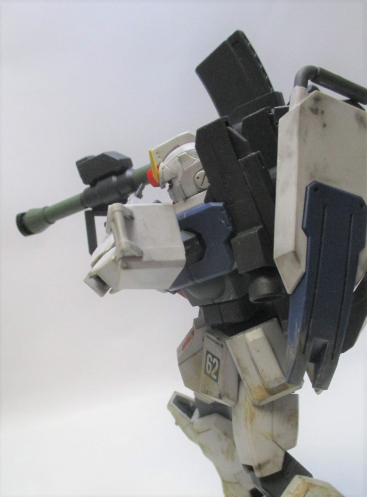 以前製作した陸ジムよりロケットランチャーを拝借