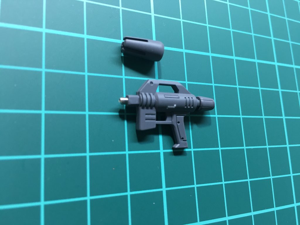 銃身にメタルパーツを取り付けたのですが、あまり目立ちません。