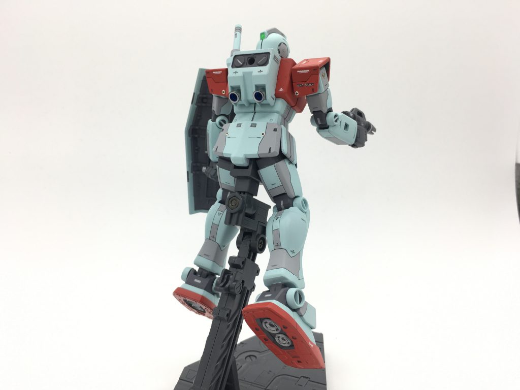 足裏バーニアは、エナメルシルバー筆塗りです。