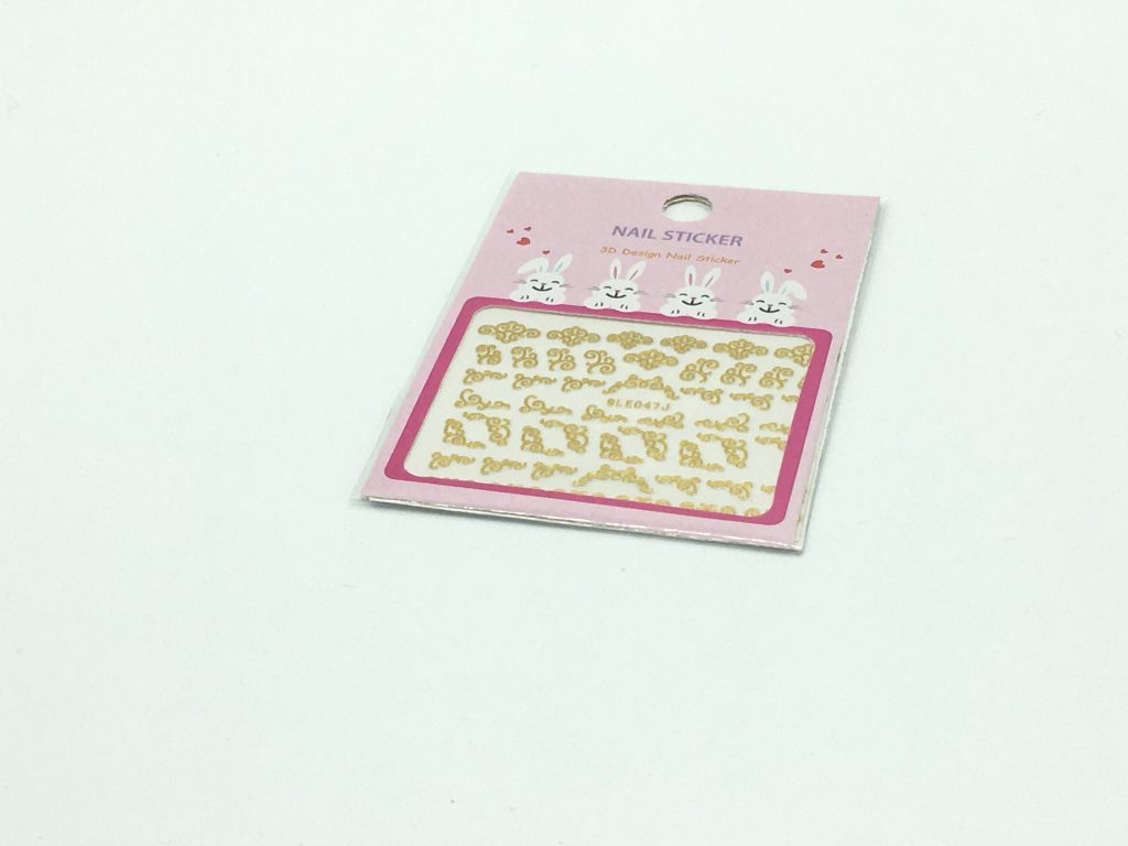 エングレービング部分は、このネイルシールをデザインナイフでカットして張り付けました。ご覧いただき、ありがとうございました。