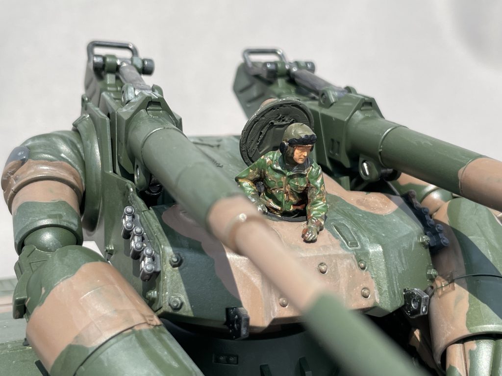 1/48 16式機動戦闘車の戦車長さんにお越し頂きました.イケメンです.