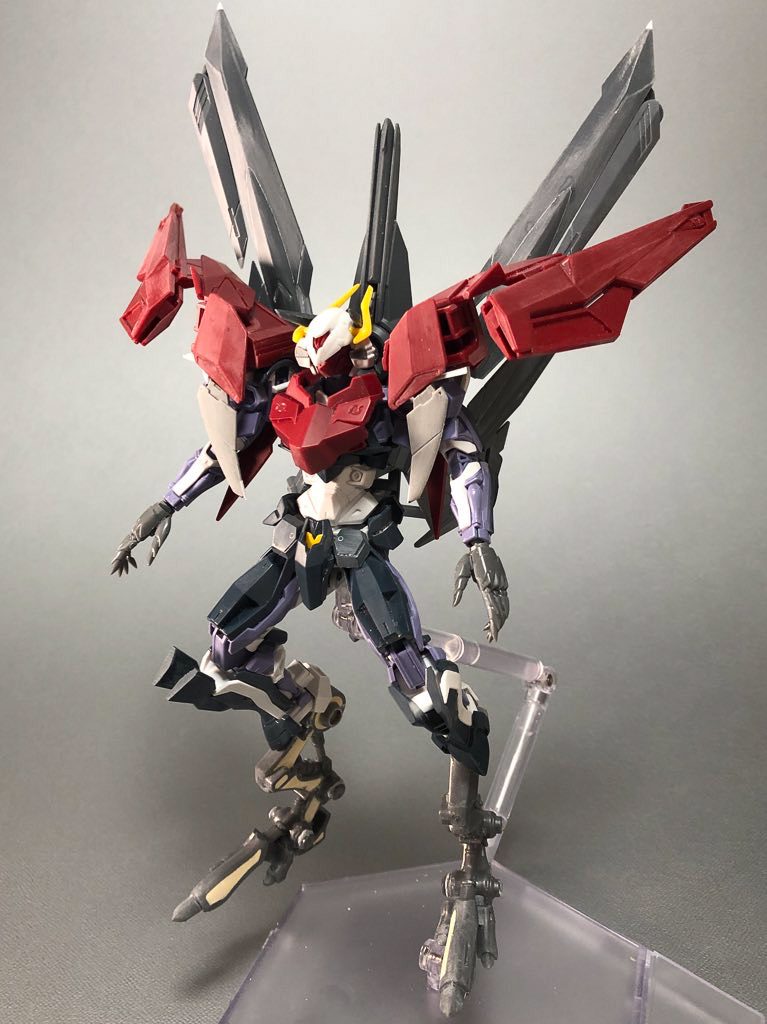 サフ直前の画像です。脚部の鬼の肉抜きがおわかりいただけただろうか。