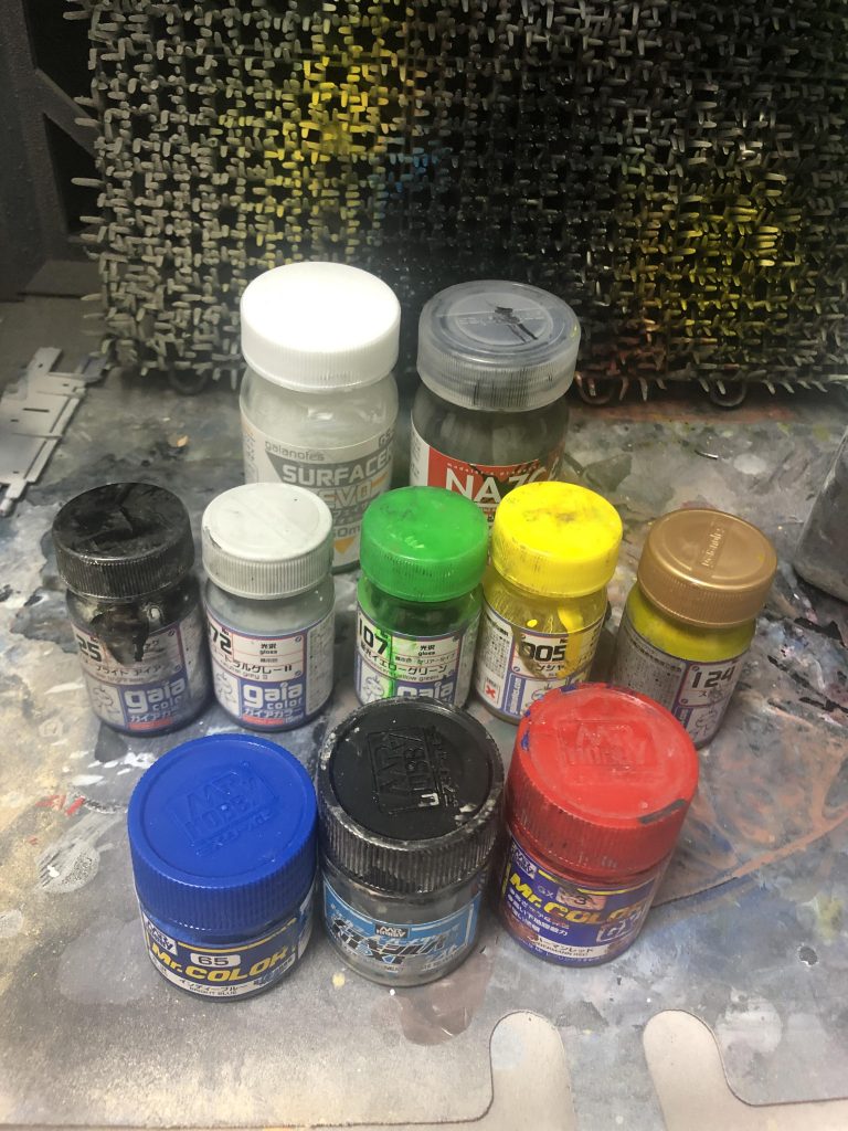 今回使用した塗料です。白は塗装の方していません。