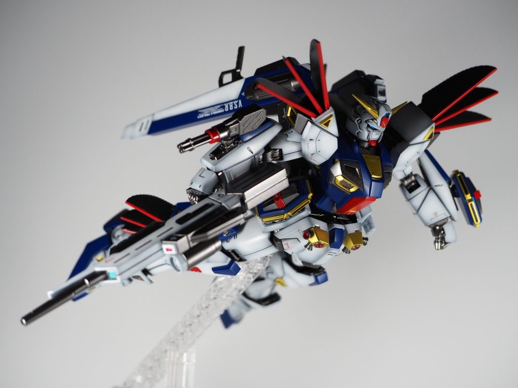 V装備元々の配色が細かいだけあって赤の部分は全部シールなので、ちゃんと仕上げるにはそれなりに必要なものが多い