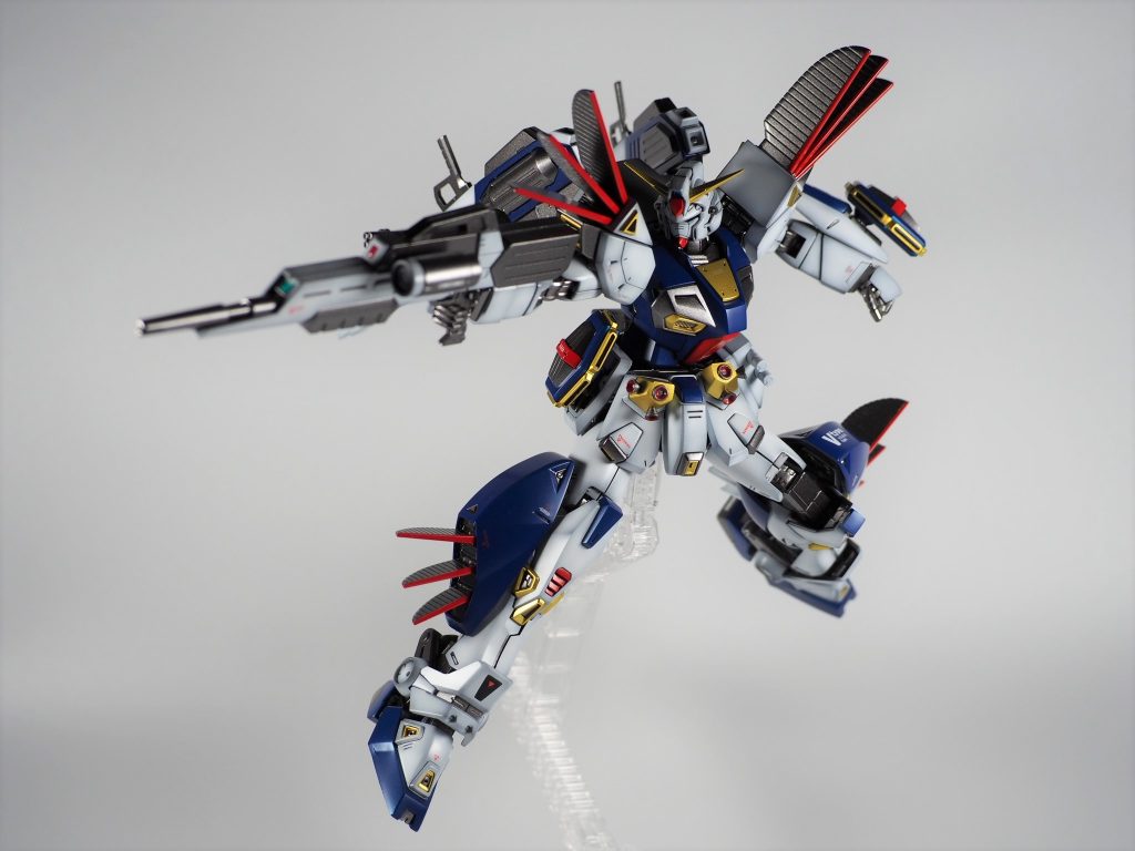 昔から存在はしているけど使ってる所は何故かほぼ見ないビームライフル通常の物より高出力らしい今回のリメイクによってめっちゃデカくなった