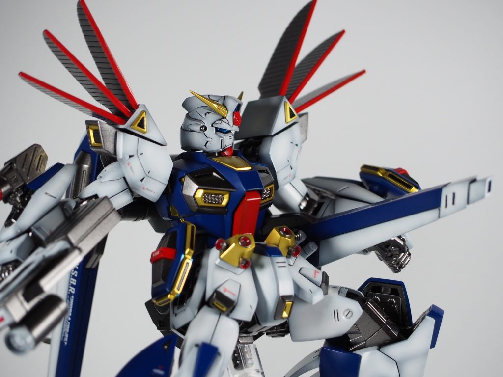 ヴェスバー試作品らしい無骨なヴェスバーパーツの構成上の問題なのか先端部に分割が出来てしまっていたので目消し、後ハメで対応し一体化今までのデザインの物に変更しました