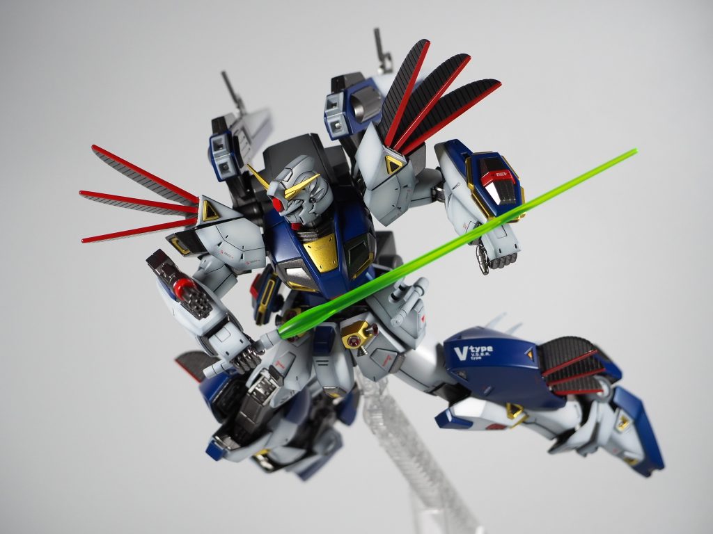 ビームサーベル腕部ガトリングサーベルは特に手を加えずそのまま作成腕部ガトリングの赤は塗り分けで対応