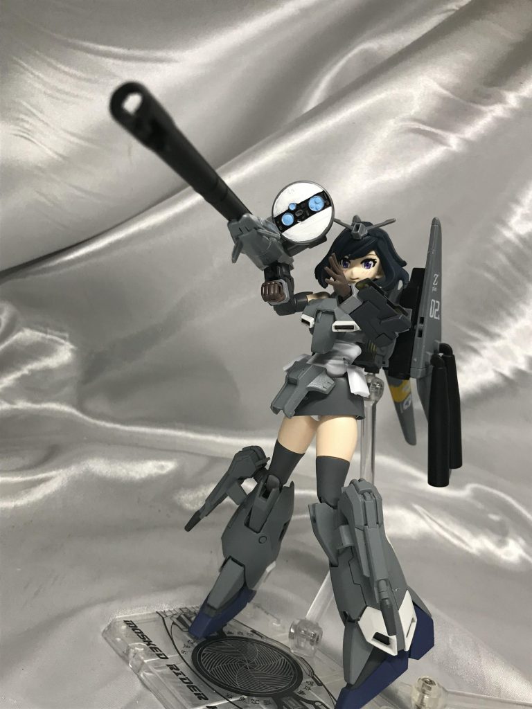 レドームの塗り分けが結構やるの好きなんです。物は大きいですがほぼモナカなので軽く、ちゃんと構えられます。