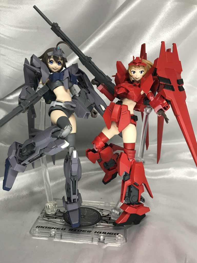 サイズ比こんな感じです。ちょっとナミさんの方が足長いですな。