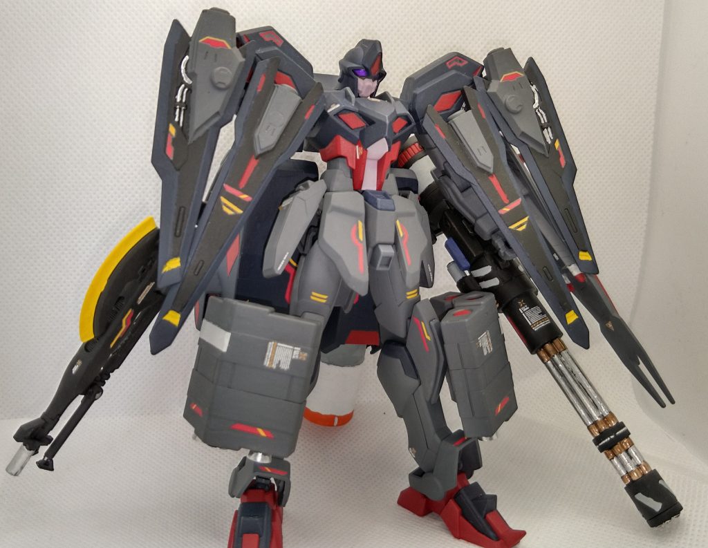 巡航形態 肩部バインダーと三連装ミサイルポッドでボディを覆いディストラクションストライカーを後方に向けた形態。三連装ミサイルポッドの発射口反対にはスラスターがあり、これとバインダーを同方向に向けることによって高い推力を得ることができる。