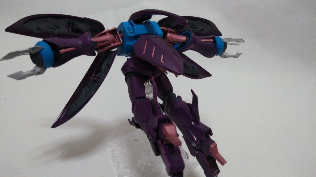 肩部バインダー展開状態