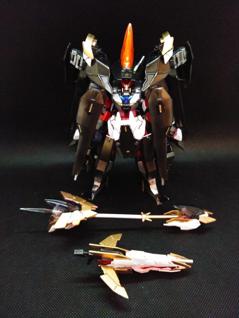 魔法使いを模した砲戦仕様。頭部にはセンサー兼演算装置を備えることでスーパードラグーンの制御や多数の火器管制を負荷なく行える。ダブルリベイクライフル×2脹脛部ライフルポッド×2スーパードラグーン×2ドラグーン機能搭載型ビームライフル×1アニマリゼロッド×1杖は先端よりビームジャベリンを展開することにより接近戦に対応可能。アニマリゼアーマー(狼・熊)両膝にi-フィールド発生器内臓。