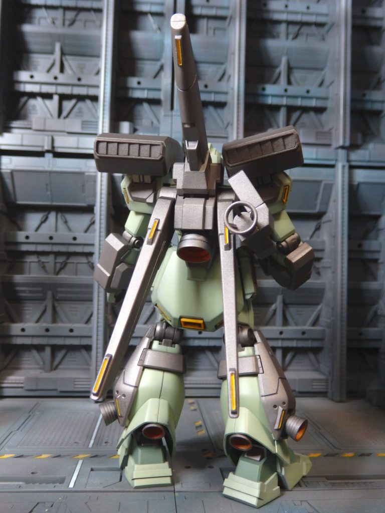 スタークジェガンの武装は下記の通りです。■バルカン・ポッド・システム■3連装ミサイル・ポッド■ビーム・ライフル■ハイパー・バズーカ■ビーム・サーベル