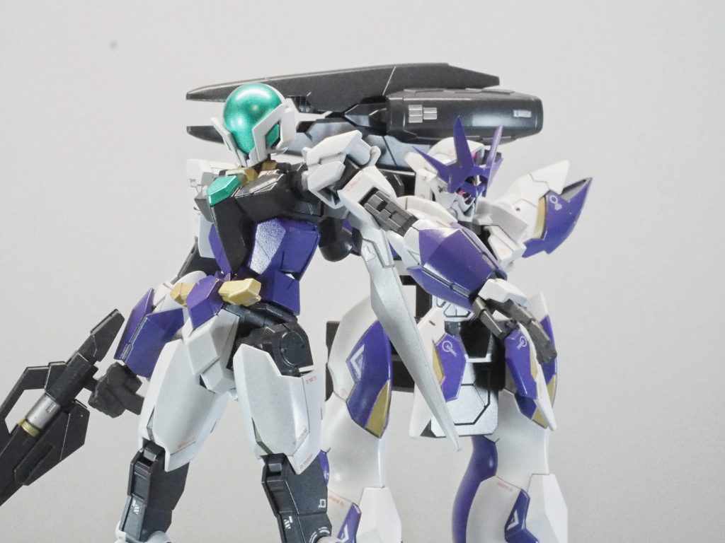 続いてアーマーを装着していきます。