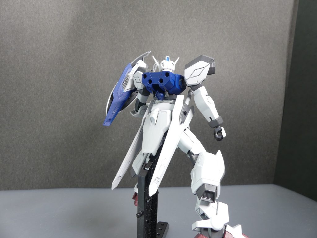 エルドラストライカーユニット:イースタン、そして今後登場するウェスタンストライカーの装備においては、ALネイキッドはエルドラマルチパックを装備する。今回は早めの更新です。筆者です。だってこれを更新しておかないとリライズコンに間に合わないんだもの。ALネイキッドのストライカー2個目です。素体となっているALネイキッドはこちらから。見ての通りベースはソードストライカー。それをコウメ風に解釈、量産型ジオニックソードなどで製作したものとなります。