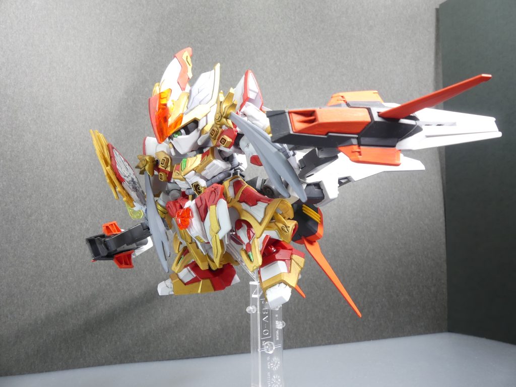 ・・・そのときだった。モニターの「エルドラパーツ」反応が突如として消失・・・シュンノウが、パーツを回収したらしい。ほっとした。パーツが回収されたとみるや、キヨス・オニコロシは反転して去って行ったのだから。パーツデータは、ぼくに渡された。・・・座標が、「変わる」。まるで、今まで見せなかったかのように。・・・「グラウンド・ゼロ」。そう記されていた。そこは、「惑星エルドラ事件」の時、「エルドラの月」の破片が落ちた場所の一つ・・・え、コウメ。そうなの、そうなんだ。GBNはロールバックされたのに、って・・・