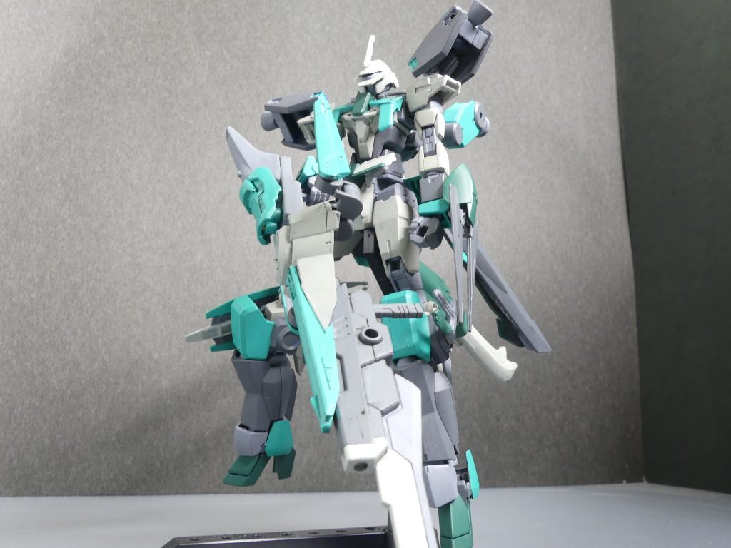 ガンブレイドユニットはノーネイムライフル・ガンブレイドの双方で保持可能。