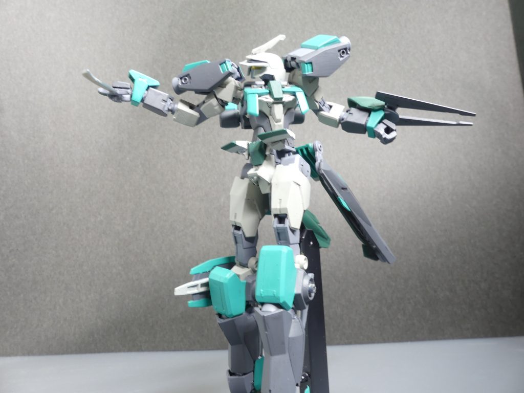 仕込み刀は荀彧の成形色のままです。