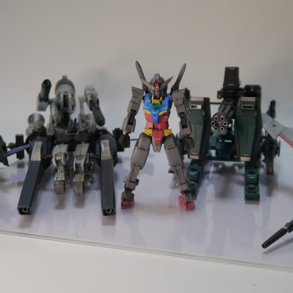 コアガンダムとエグザビークル